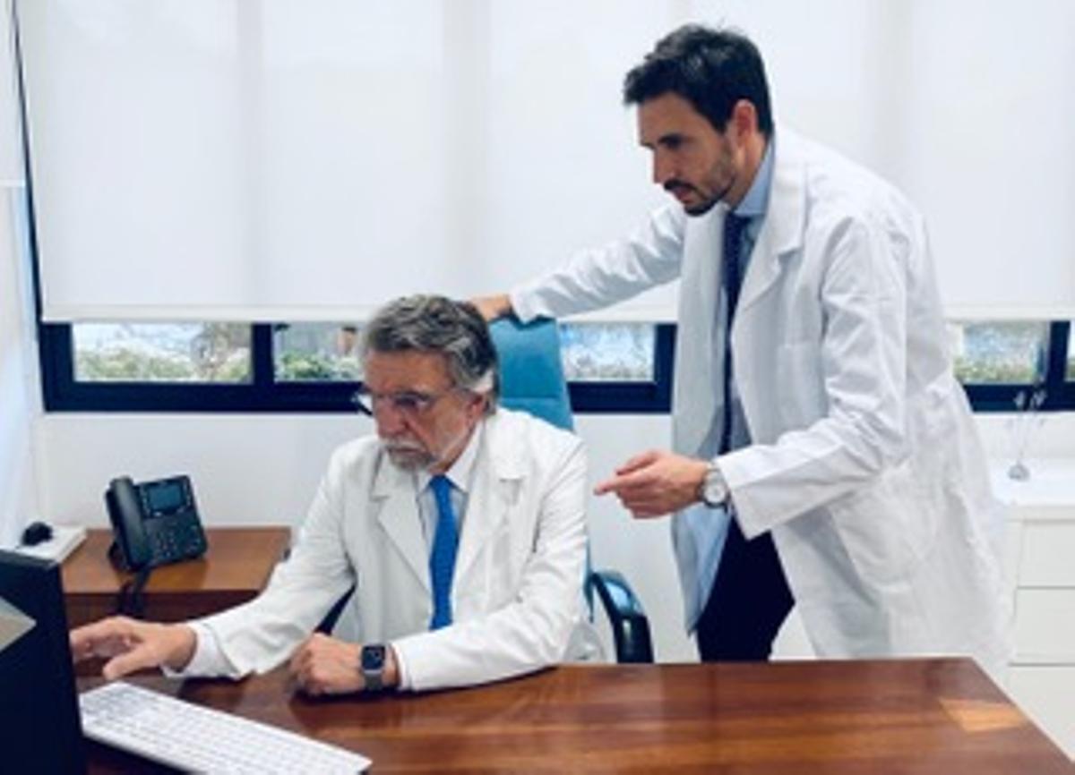 Los doctores Antonio Escribano Zafra y Antonio Escribano Ocón.