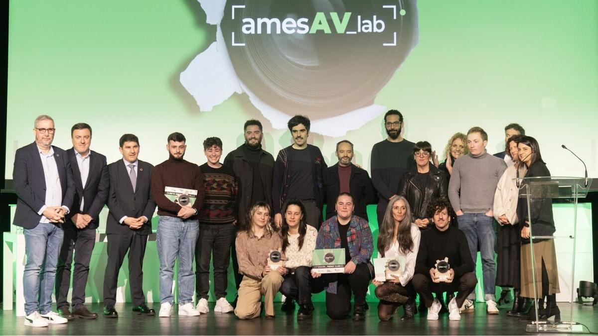 Autoridades y profesionales del cine en la entrega de premios de amesAV_Lab