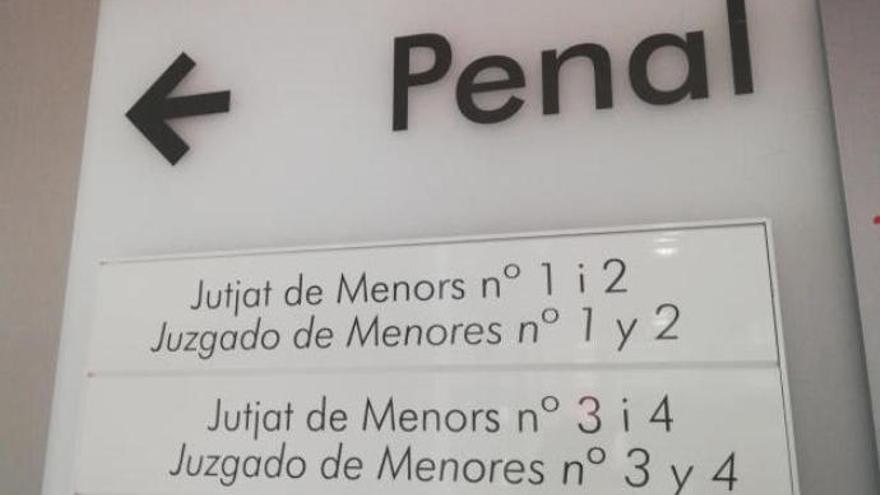 El Juzgado de Menores dos de València acordó el internamiento.