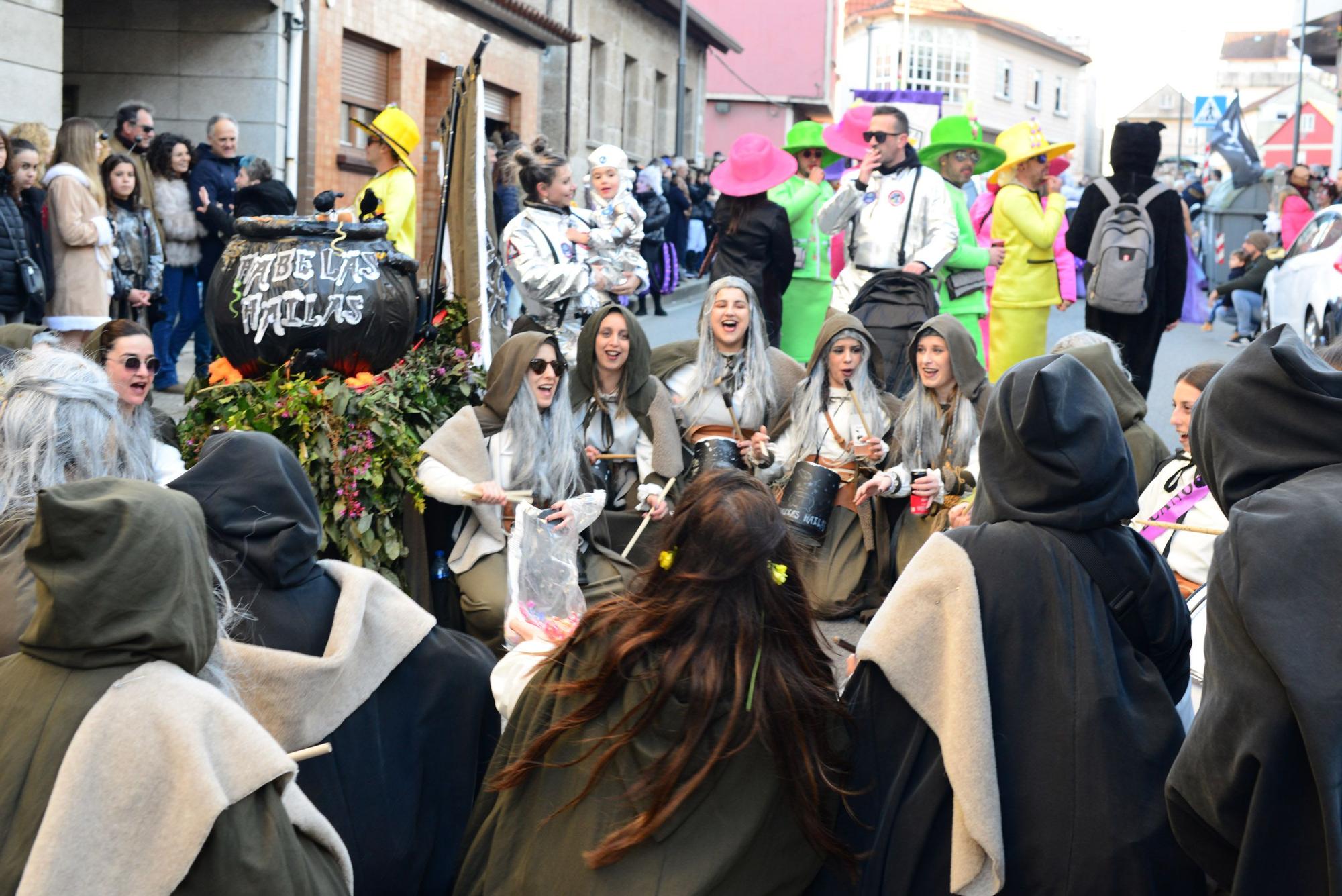 Moaña "llora" el fin del carnaval con el Enterro da Sardiña