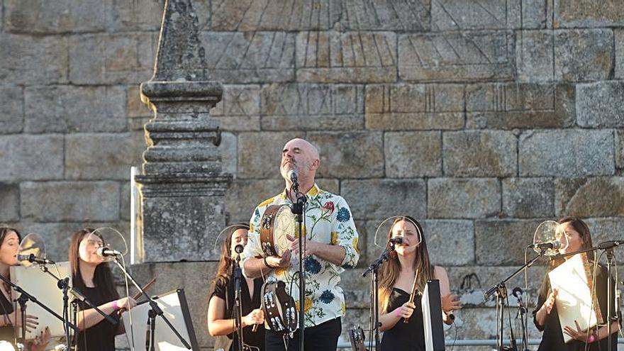 Concierto de Xabier Díaz y Adufeiras de Salitre. |   // NOÉ PARGA