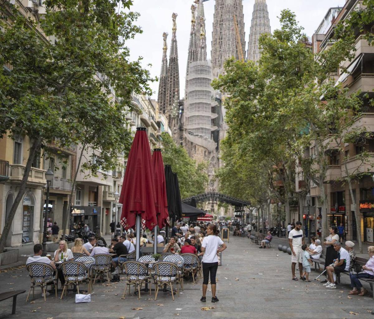 L’avinguda de Gaudí deixarà de tenir fixes les terrasses entre la visita del Papa i el Tour