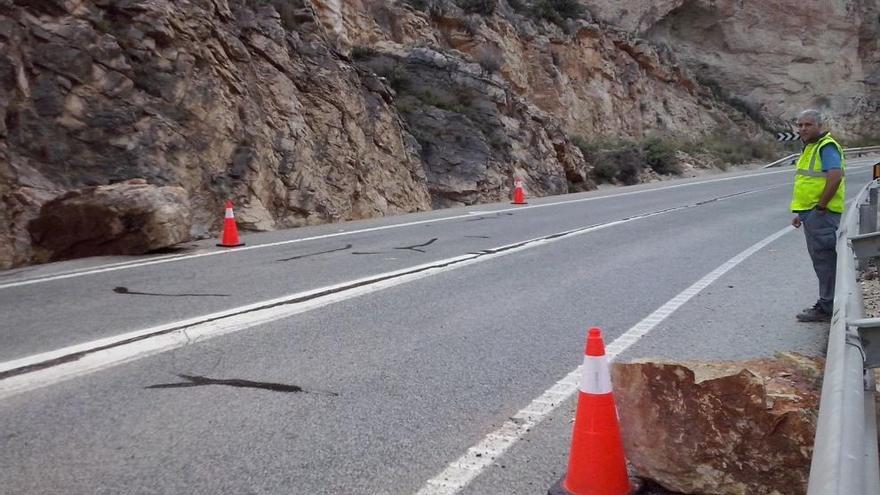 Desprendimiento de rocas en la Garganta de Gata