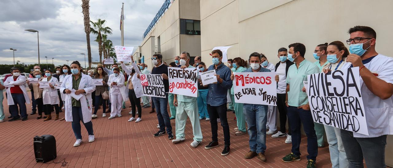 Protesta de los médicos de Urgencias por la situación del servicio a finales de 2021 al no subrogarse a los médicos sin especialidad