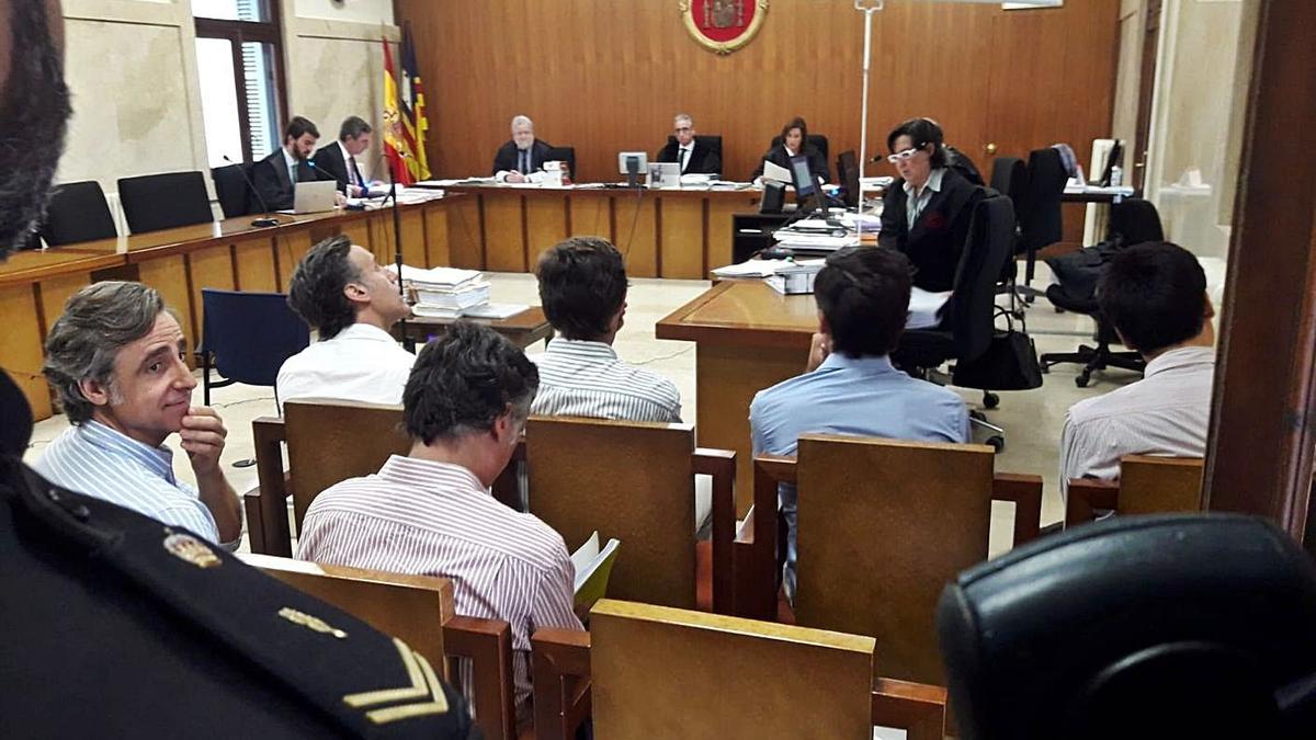 Los hermanos Ruiz Mateos fueron juzgados y condenados por la Audiencia de Palma.