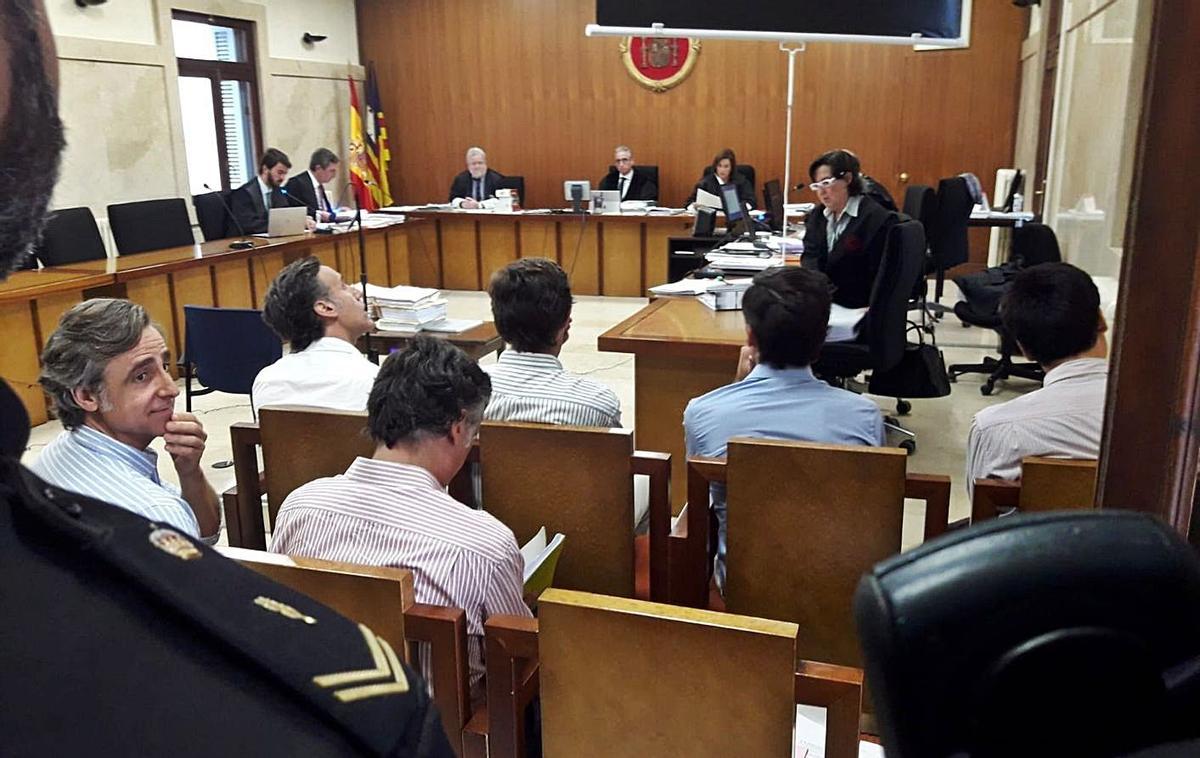 Los hermanos Ruiz Mateos fueron juzgados y condenados por la Audiencia de Palma.