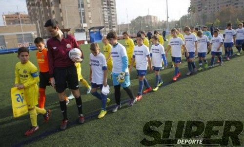 Ferrán Raimundo Santos recibe el cariño de sus amigos