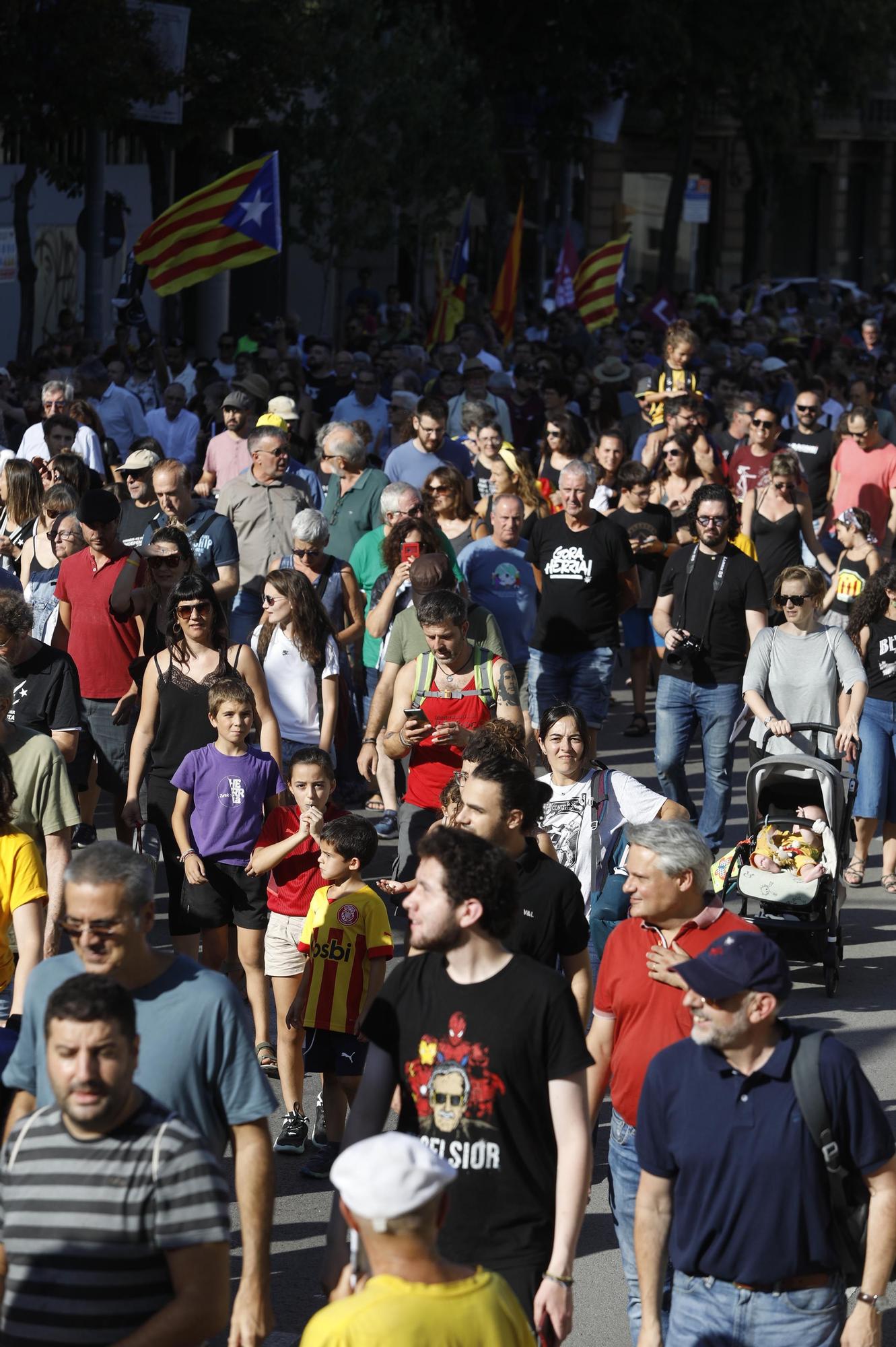 Líders d’ERC participen en la manifestació de la Diada a Girona