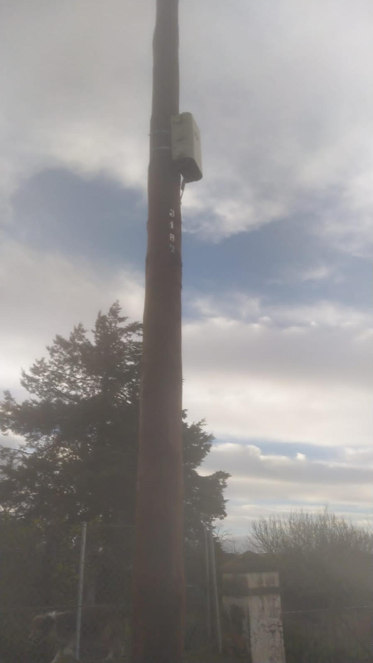 Punto de acceso wifi junto a las parcelas en Casar de Cáceres.