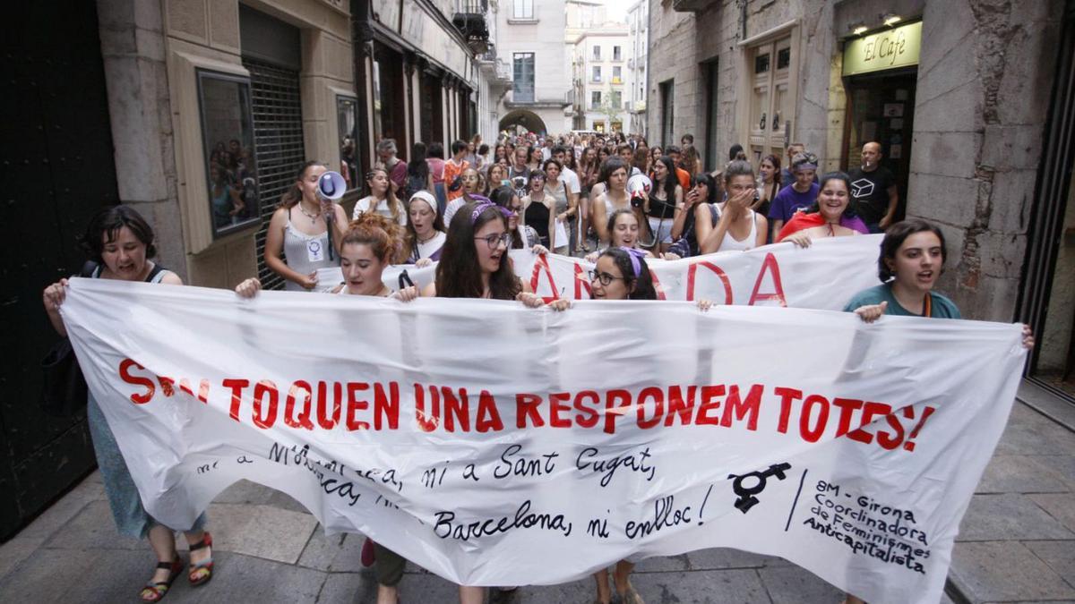 Protesta a Girona per una sentència del 2021 sobre una violació grupal a Manresa (arxiu). | MARC MARTÍ