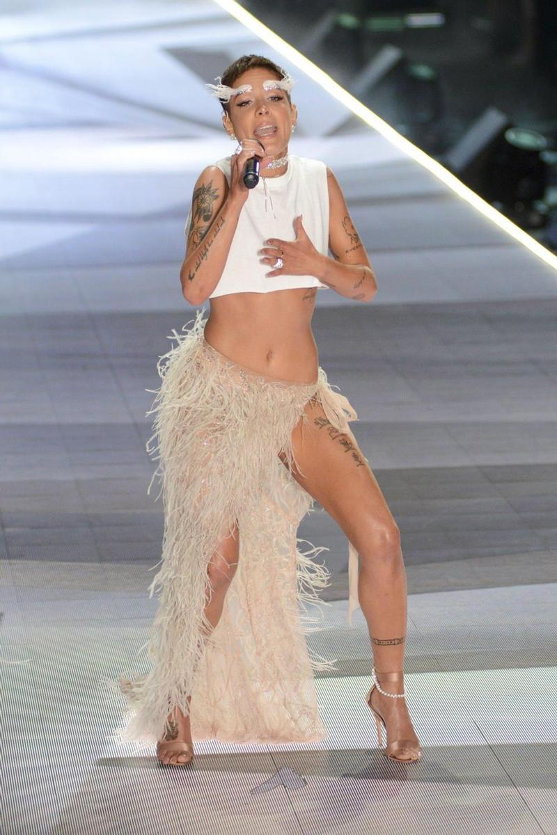 Halsey en el Victoria's Secret Fashion Show 2018