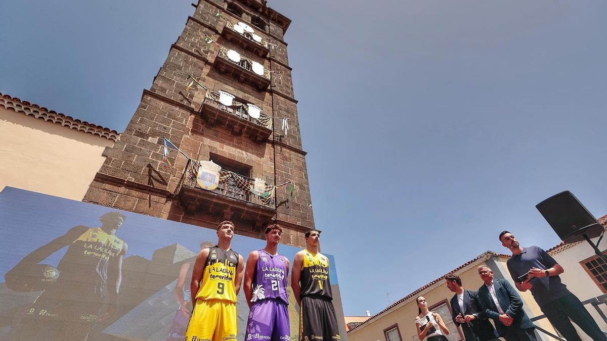 Presentación de las nuevas equipaciones del CB Canarias