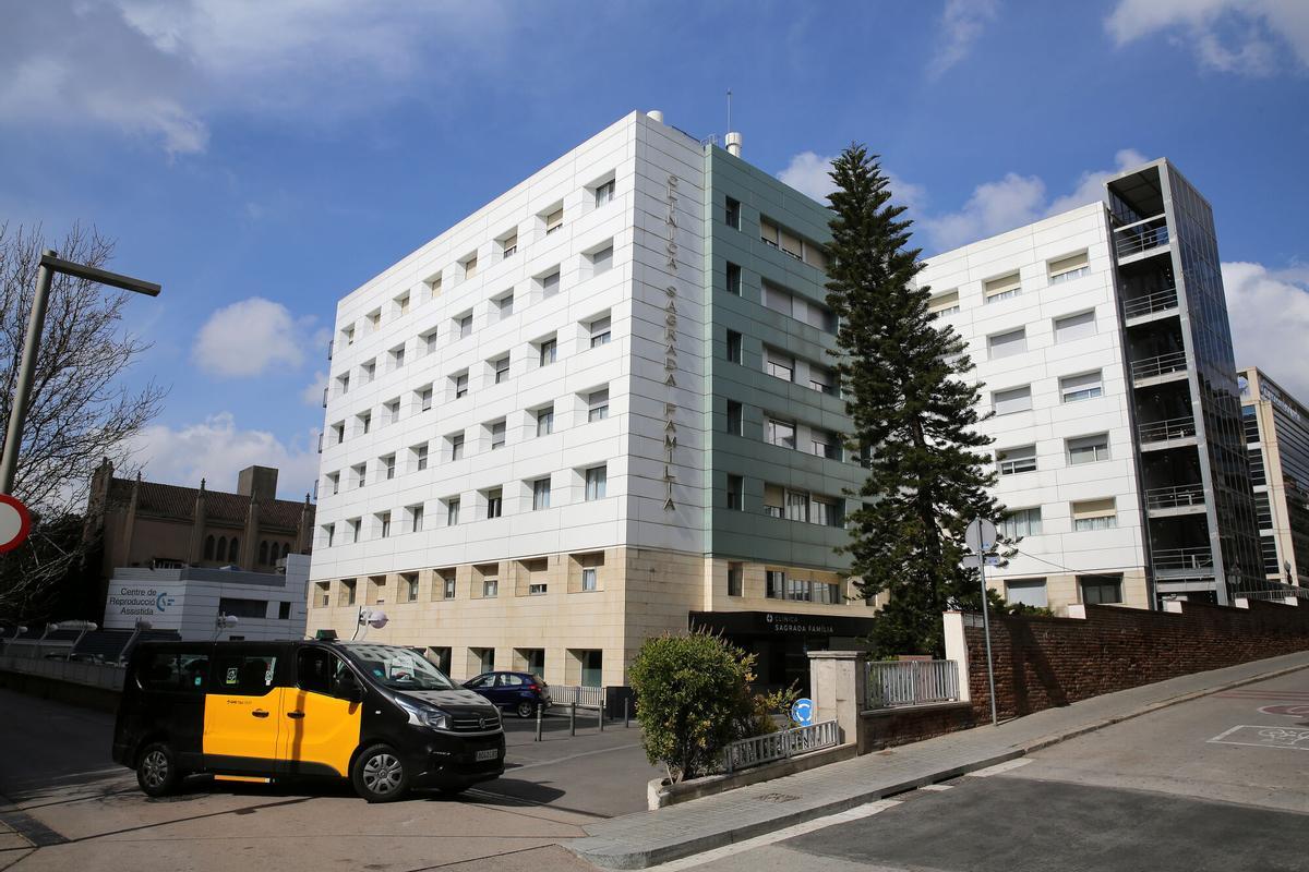 Condemnats a penes de presó dos metges que es van deixar una tovallola a l’abdomen d’una pacient