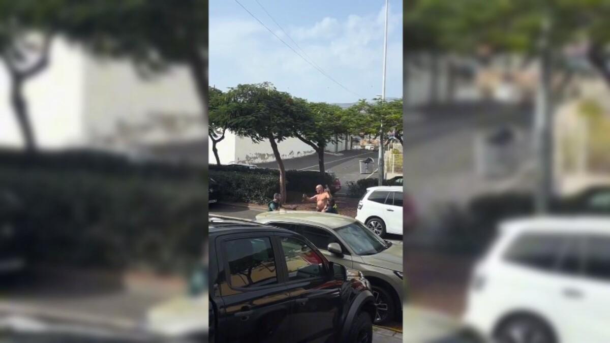 Un hombre se pelea con la Guardia Civil en Las Chafiras