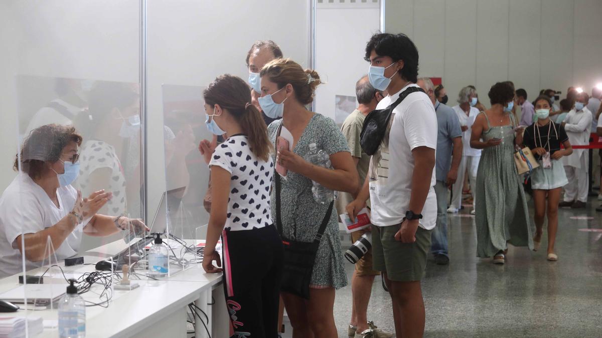 Primeras vacunas del coronavirus sin cita previa en València