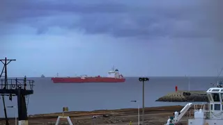 ¿No vienen grandes petroleros al Puerto de Las Palmas o no los vemos?
