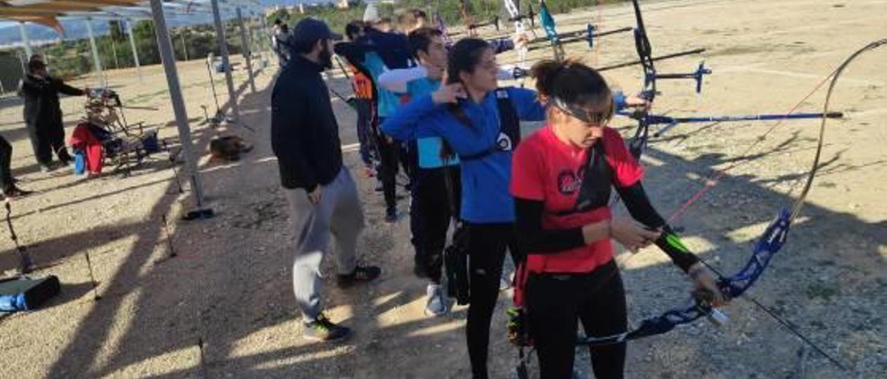 Tiradores de Almussafes durante la jornada de tecnificación.