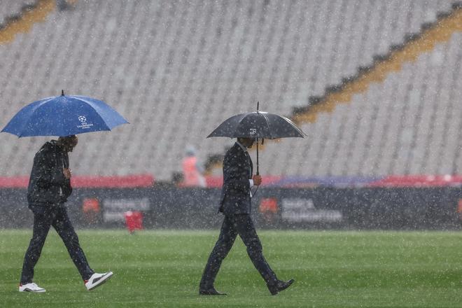 La intensa tormenta que cae sobre Barcelona. Así está el Estadi Olímpic de Montjuic, en imágenes.