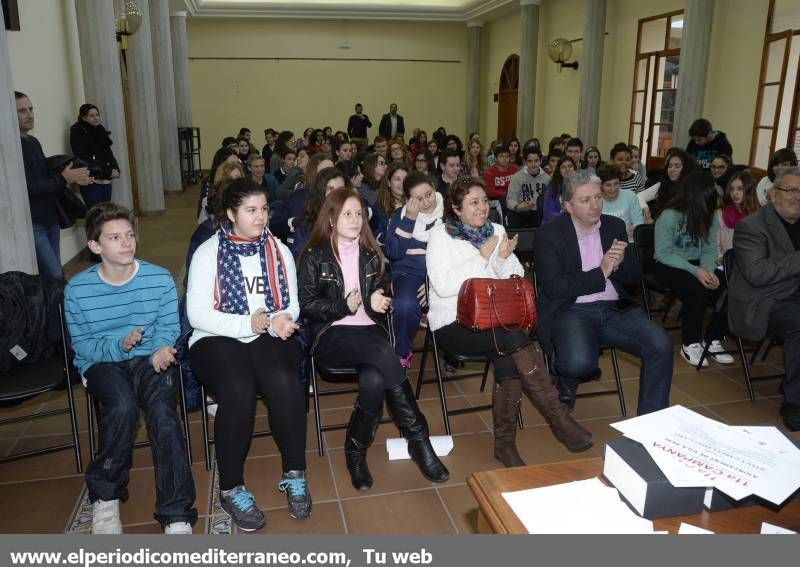 GALERÍA DE FOTOS -- Cien alumnos de Vila-real participan en una campaña de Convivencia en las Aulas