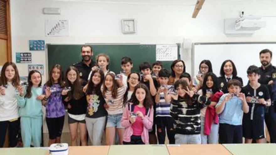 Foto de familia en el CEIP. |  // FDV