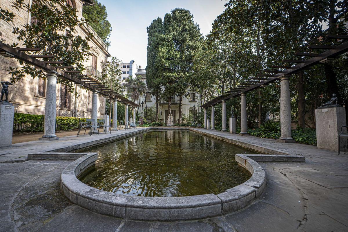 Barcelona, 18/02/2026 Barcelona. Fotos de la casa i els jardins de la finca Muñoz Ramonet. AUTOR: MANU MITRU