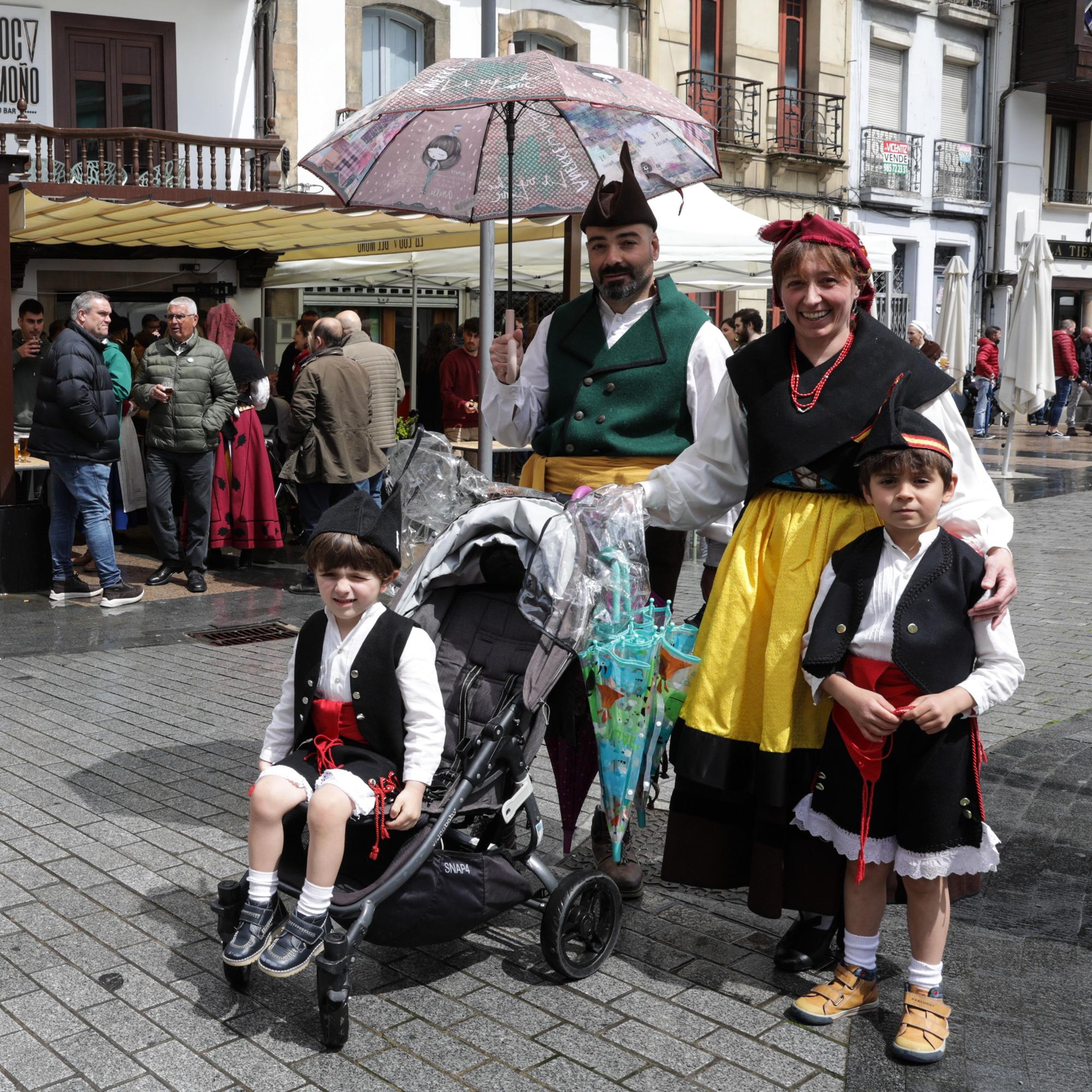 EN IMÁGENES: Así fue la fiesta de los Güevos Pintos en Pola de Siero