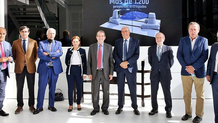 Desde la izquierda: José García Costas, José Pereira, José Manuel Fernández Alvariño, Elena Espinosa, Abel Caballero, Francisco Puga, Luciano Martínez, Javier Garrido y Telesforo Hernández. | // MARTA G. BREA