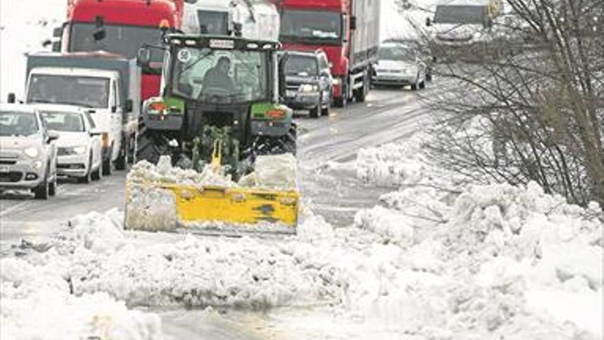 Borrasca política por el caos viario de la nieve