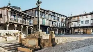 El primer pueblo declarado Conjunto Histórico-Artístico de España es una villa medieval de calles empedradas y balcones de madera