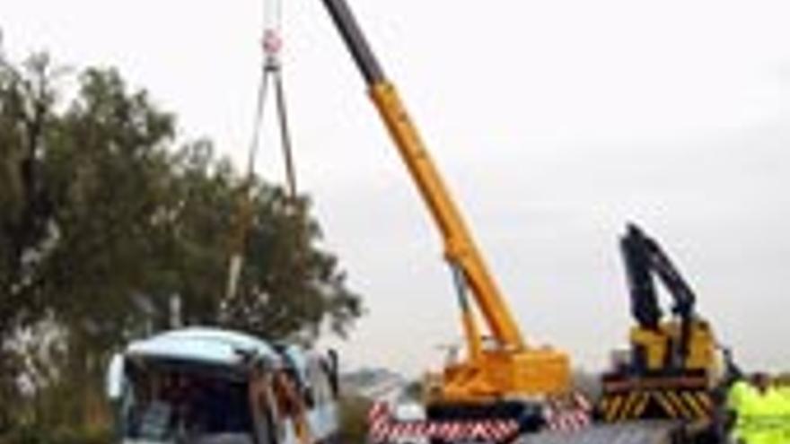Un nuevo accidente revela la peligrosidad de la autovía de Logroño
