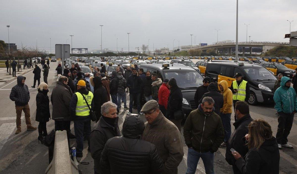 zentauroepp46598009 taxistas aeropuerto190118124605