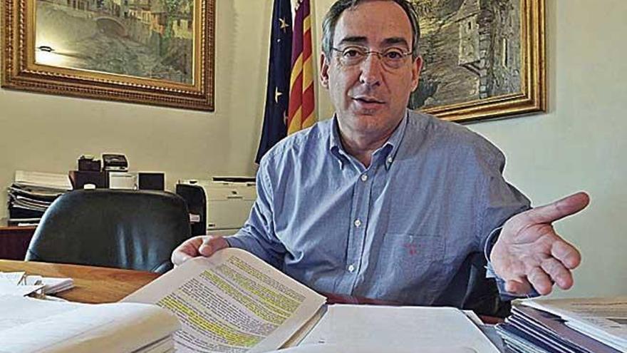 El alcalde de SÃ³ller, Carlos Simarro (PP).