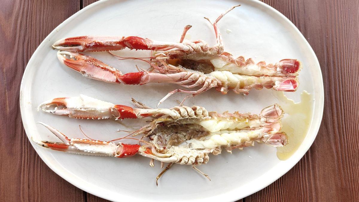 Las cigalas a la brasa de Fandango Formentera.