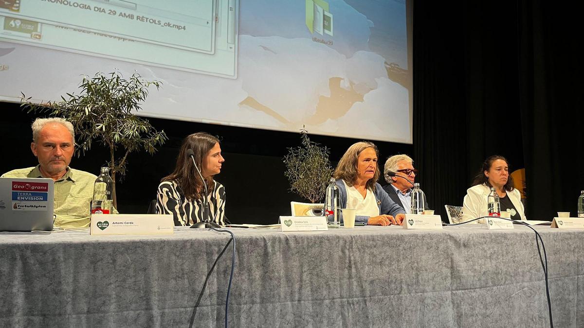 Mesa redonda dentro de las jornadas Alzira en Verd.