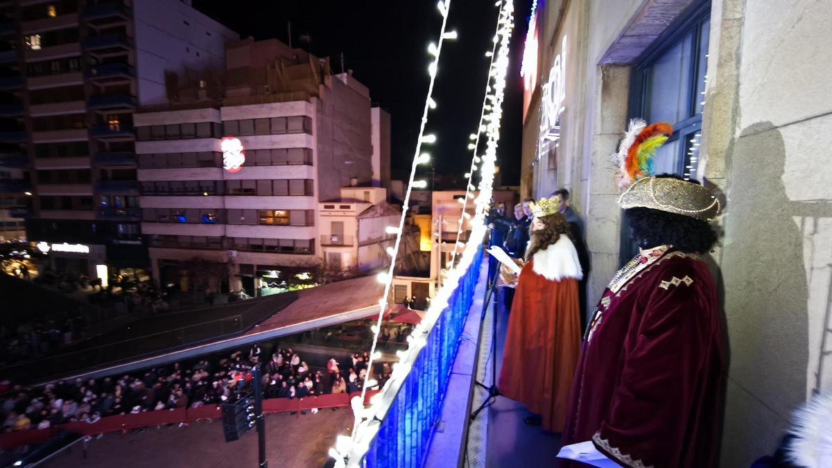 Fotogalería I Las imágenes de la Cavalcada de Reis de Vila-real Fotogalería I Las imágenes de la Cavalcada de Reis de Vila-real