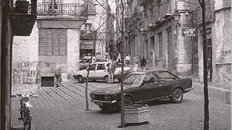La plaça del Correu Vell, on es va ubicar la primera Caja de Ahorros.