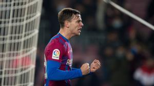 Nico celebra el 3-2 al Elche en el Camp Nou.