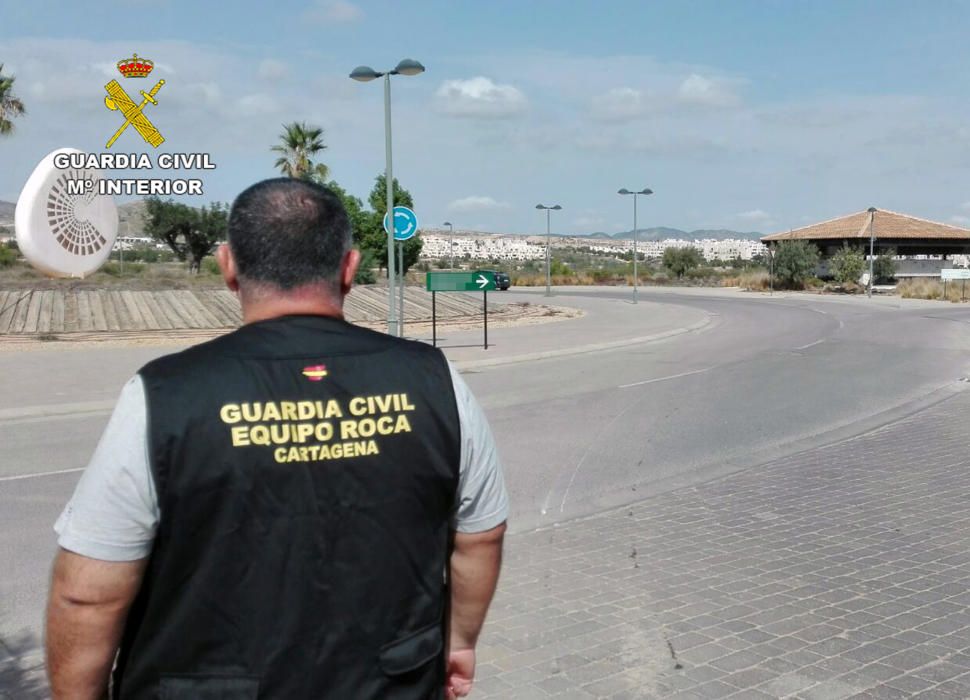 La Guardia Civil desmantela en Corvera una banda dedicada al robo continuado en viviendas