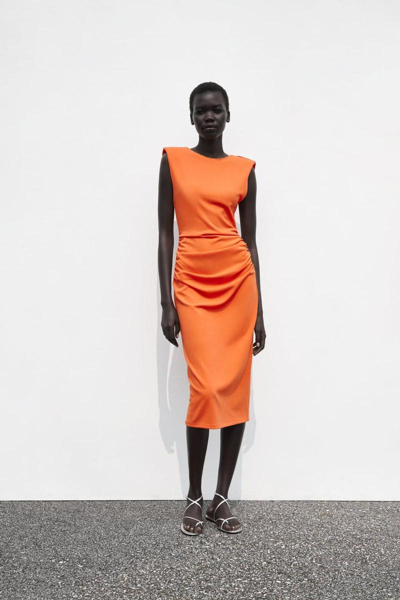 Vestido satinado naranja  Recién llegados a Zara, Mango y Massimo