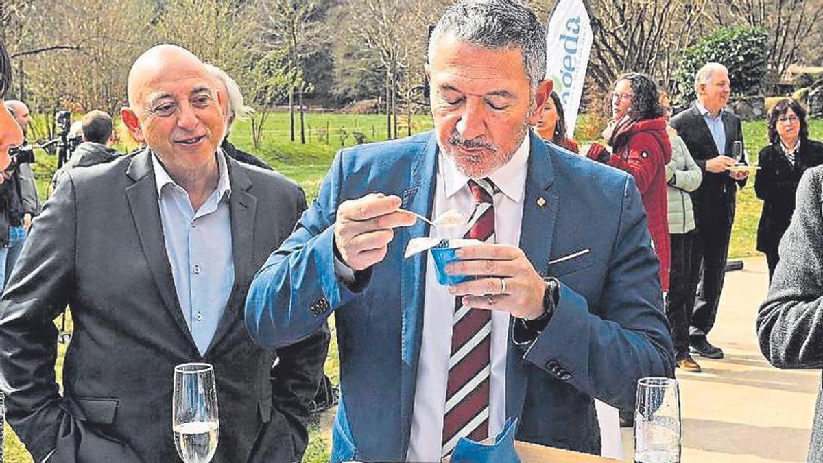 Miquel Sàmper, conseller d’Empresa i Treball, a la Garrotxa.