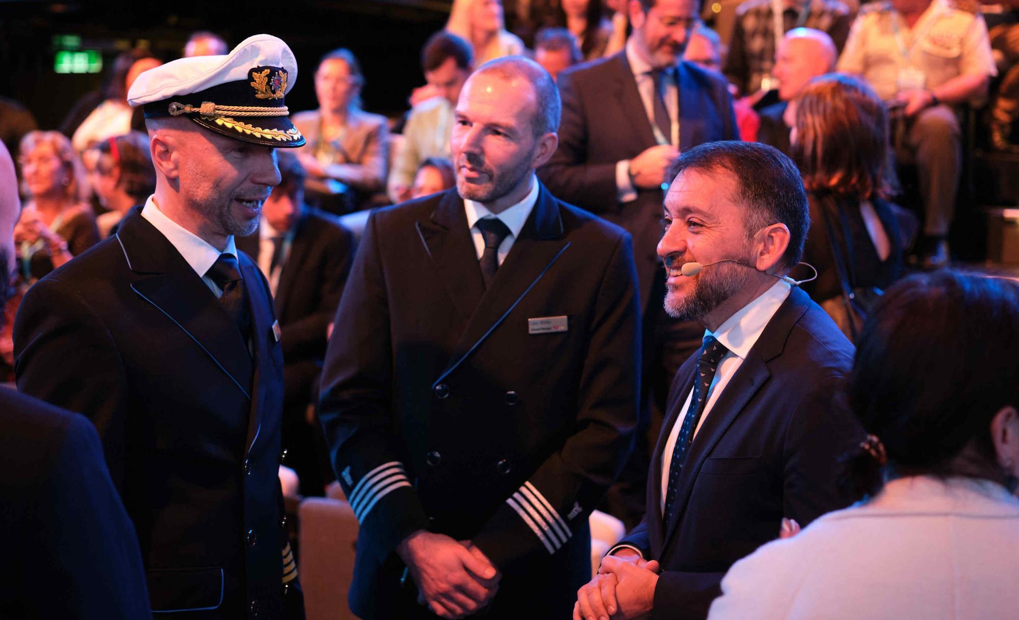 Presentación del Plan Estratégico Turismo de Santa Cruz en el crucero Aida