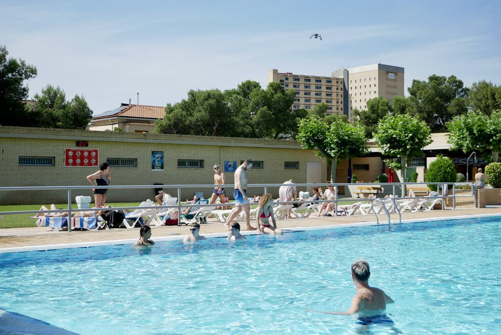 En imágenes | Arranca la temporada de piscinas en Zaragoza