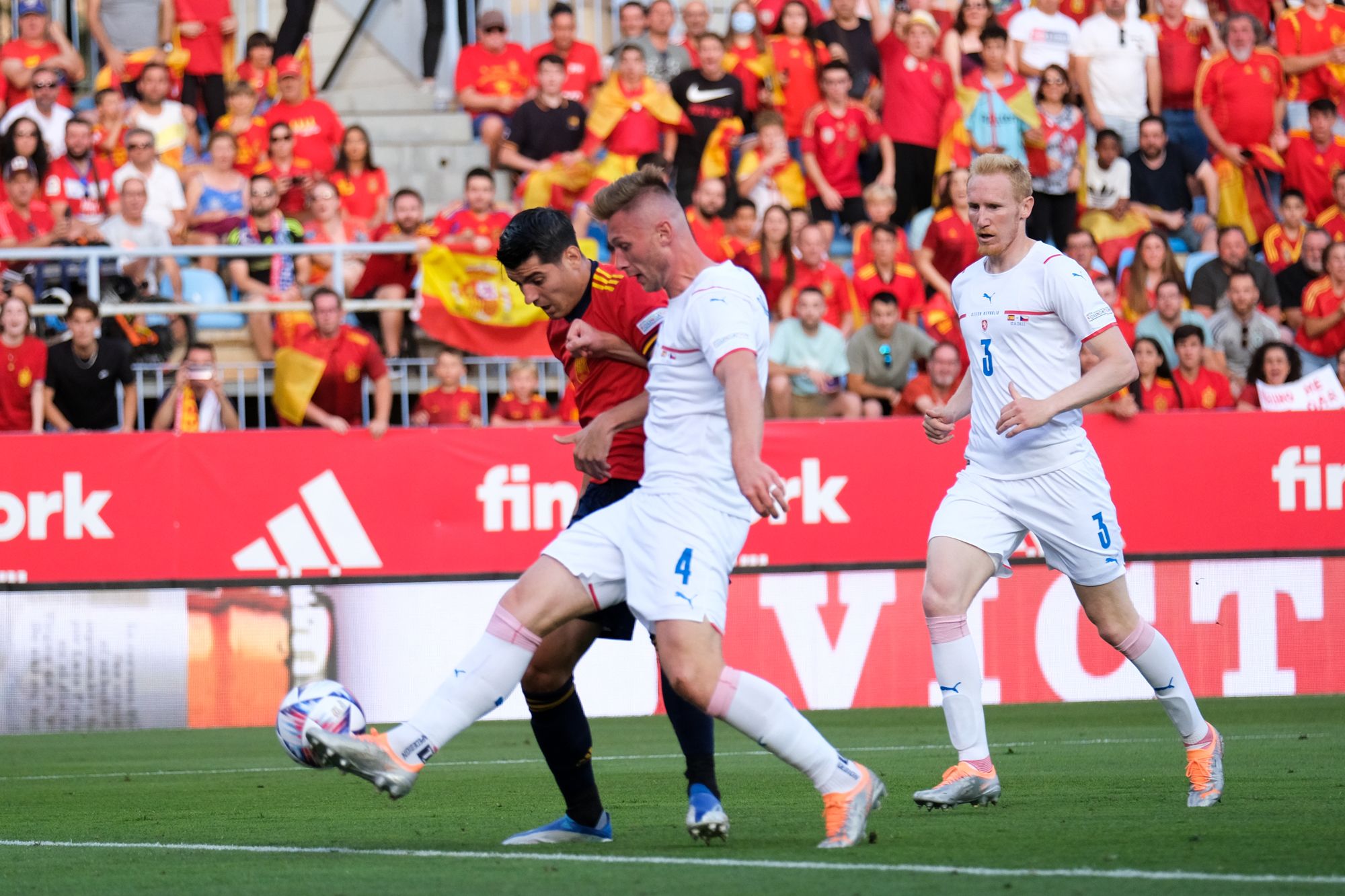 El España - República Checa en La Rosaleda, en imágenes