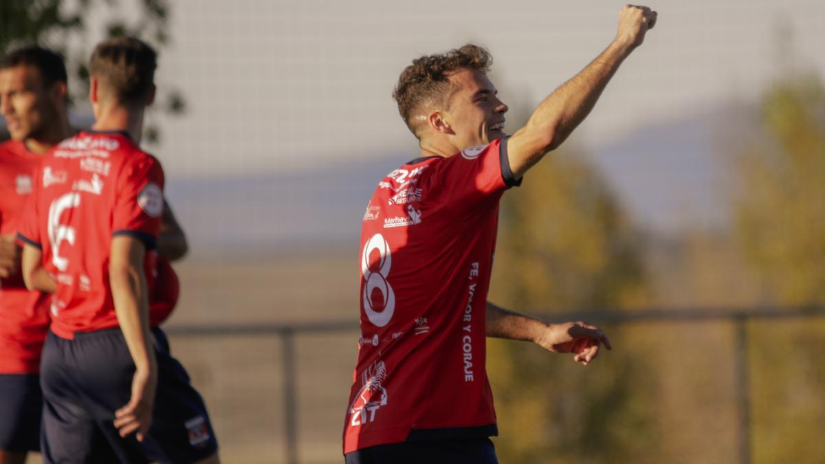 Javi González, celebrando un gol en Pinilla.