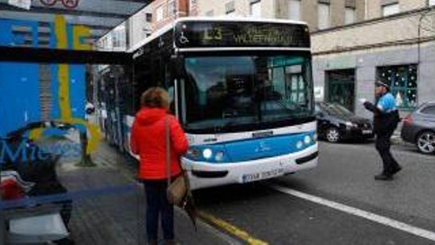 Mieres amplia el servicio de los autobuses urbanos al fin de semana y festivos