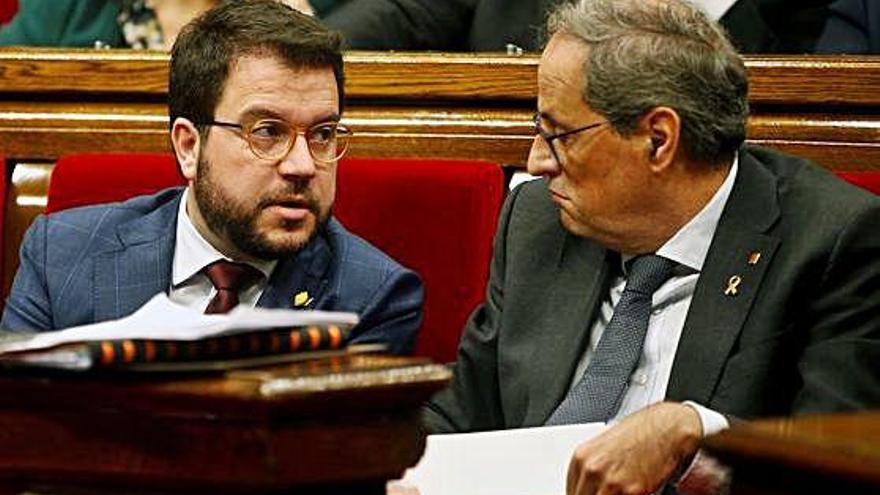 Aragonès i Torra parlen al Parlament català.