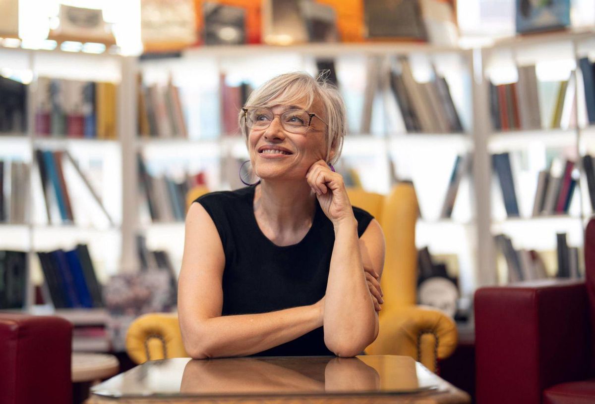Laura López Granell: "La poesia no em cura, però em salva" Laura López Granell: "La poesia no em cura, però em salva"