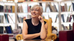 Laura López Granell: "La poesia no em cura, però em salva"