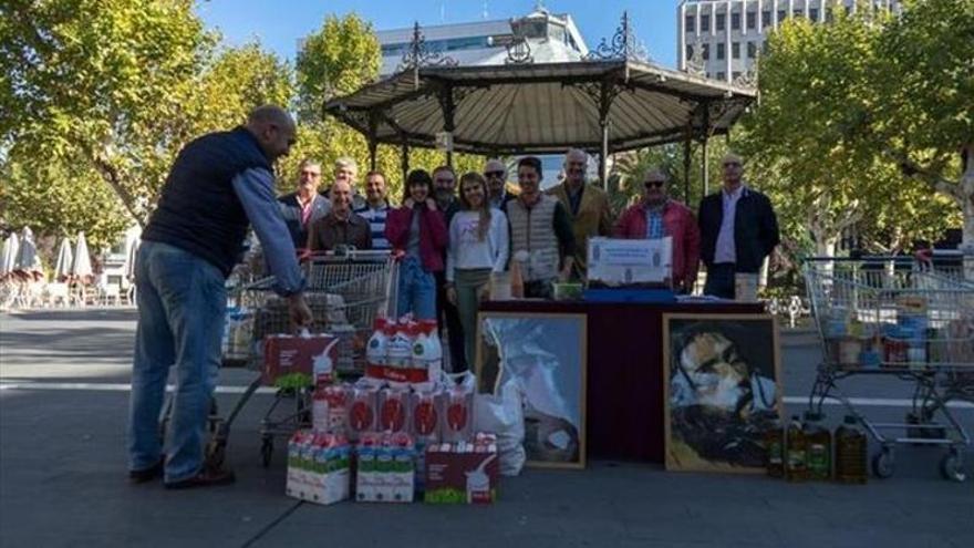 Imagen de archivo de la última recogida de alimentos llevada a cabo por la Vera Cruz en Badajoz en 2019.