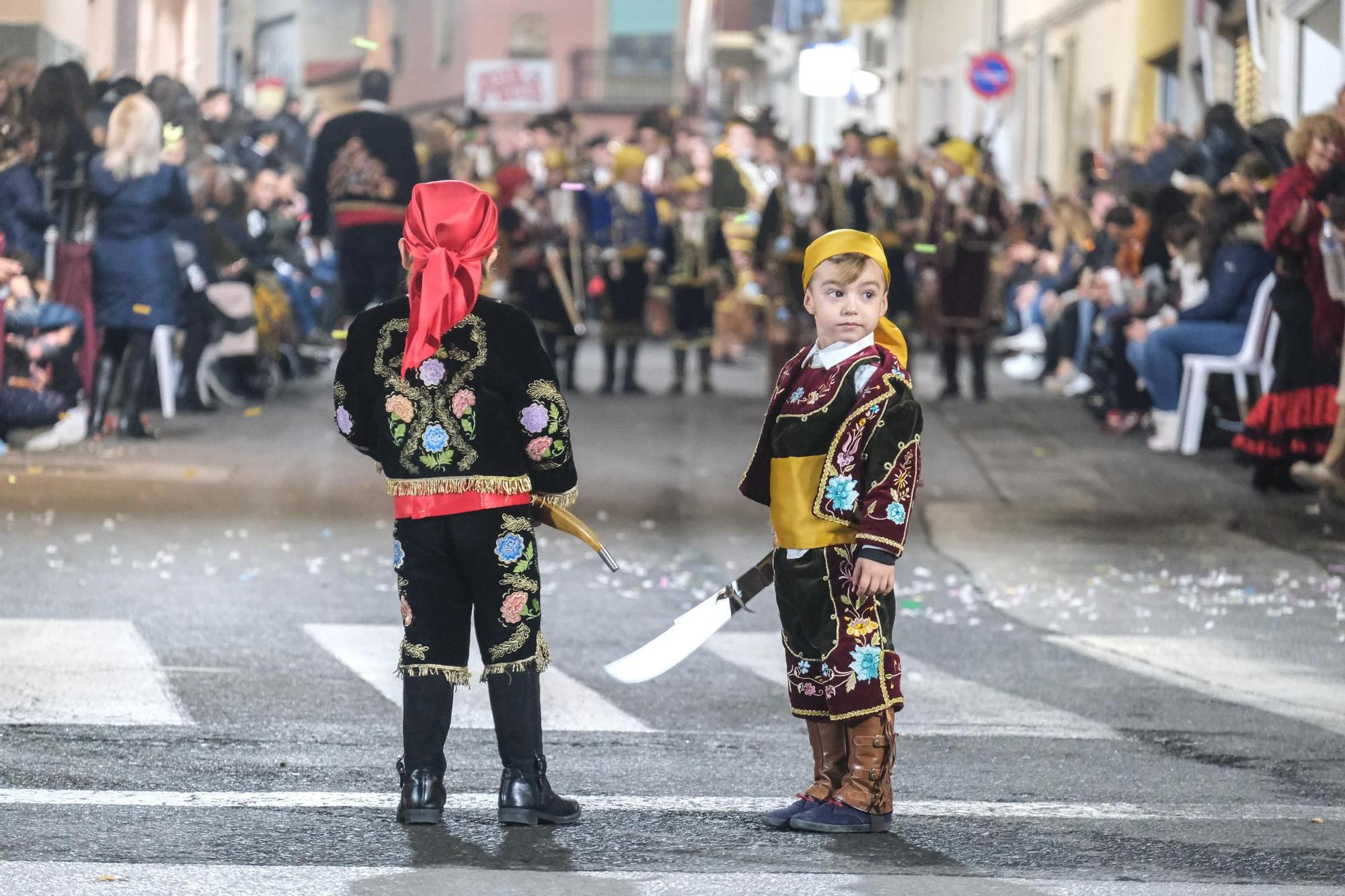 Así ha sido el desfile general de comparsas de las fiestas de Monforte del Cid
